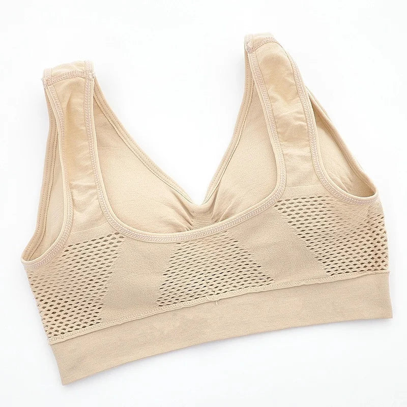 Breathable sports bra with pad